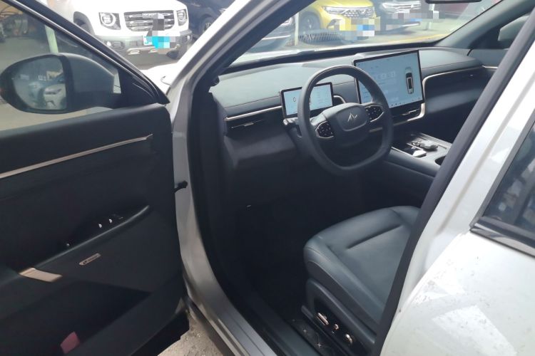 Used  eπ008 2024 210Max Range-Extended Version 6 Seats