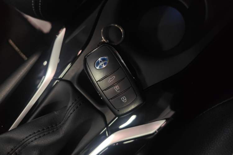 Used Toyota FRONTLANDER 2023 2.0L Smart Electric Hybrid Dual-Engine Deluxe Version
