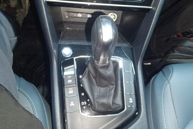 Used Volkswagen Tharu 2023 300TSI Two-Wheel-Drive Full Moon Edition