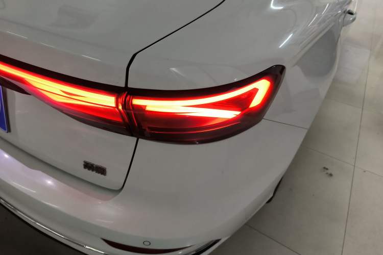 Used Geely Auto Emgrand 2022 4th Generation 1.5L CVT Flagship Model
