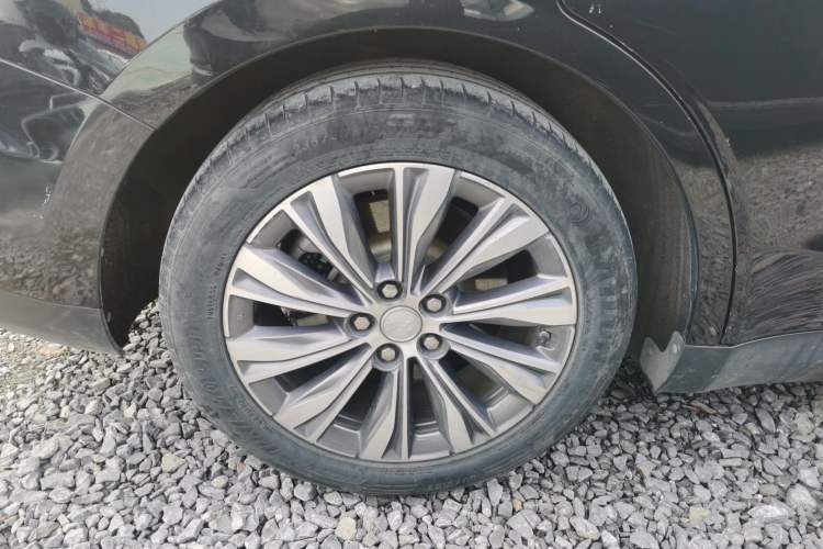 Used Hongqi E-QM5 2022 431 km Charge & Enjoy Edition
