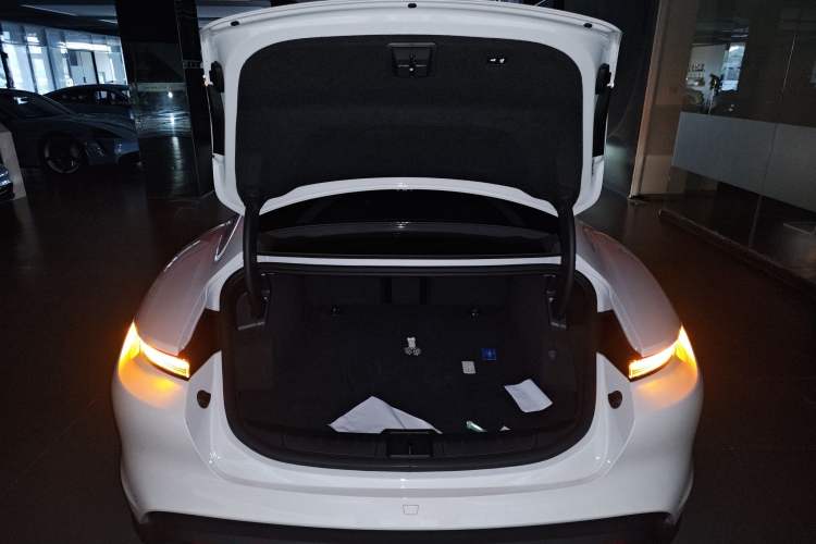 Used Porsche Taycan 2022-Year Updated Taycan