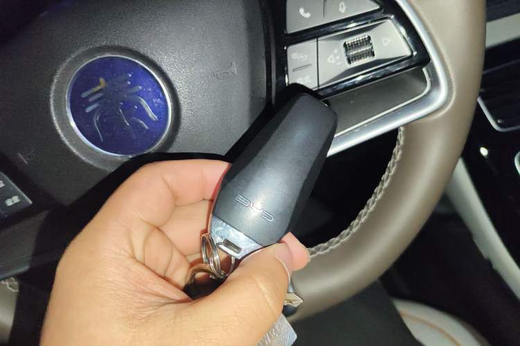 Used BYD Qin PLUS 2024 Honor Edition EV 420KM Leading Model
