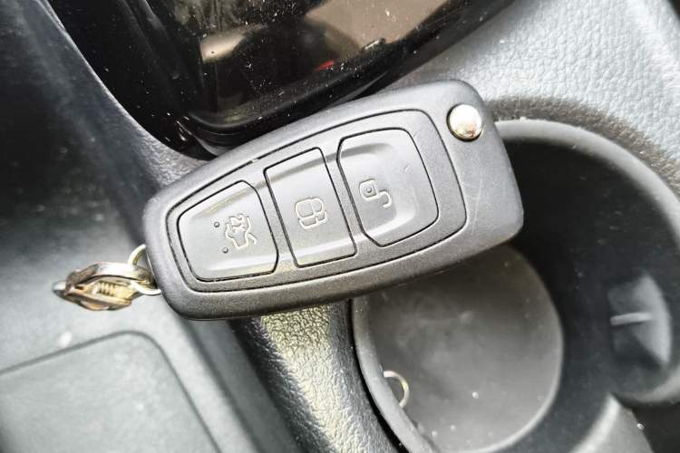 Used Ford Focus 2012 Sedan 1.6L Manual Fashion Edition
