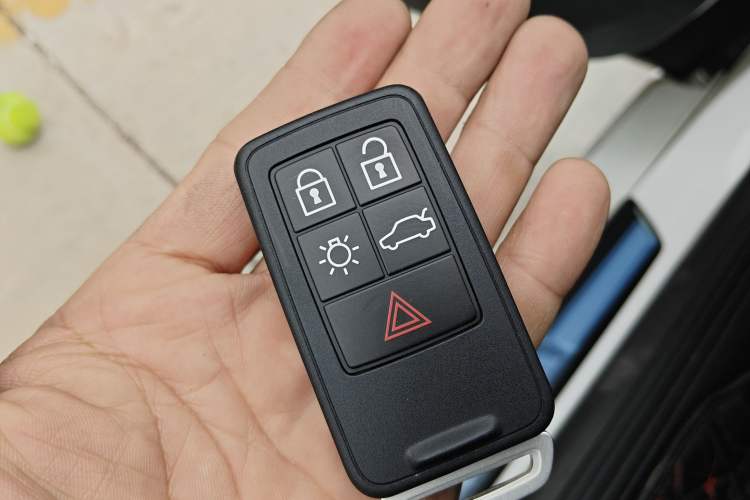 Used Volvo V40 2016 T3 Zhiyi Edition