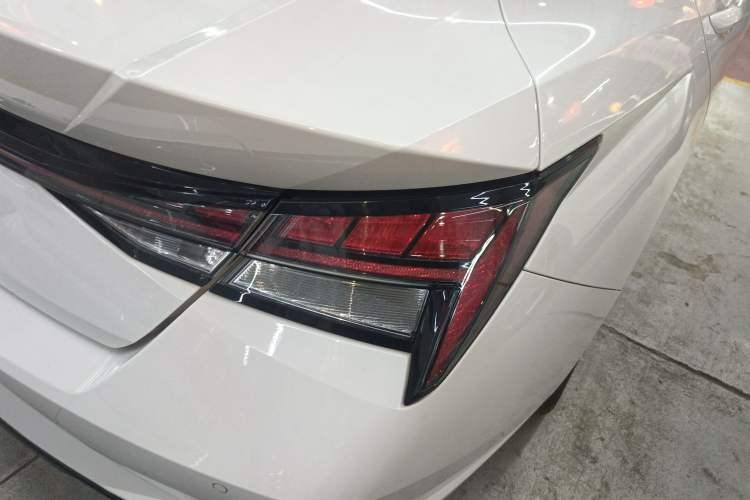 Used Hyundai Elantra 2022 1.5L CVT LUX Prestige Edition
