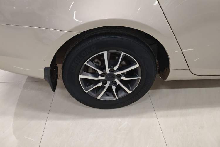 Used Geely Auto Emgrand 2019 Leading Edition 1.5L CVT Luxury Model China VI Standard
