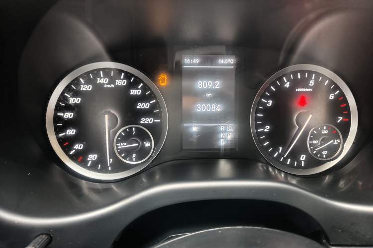 Used Mercedes-Benz Vito 2023 2.0T Elite Version 7 Seats