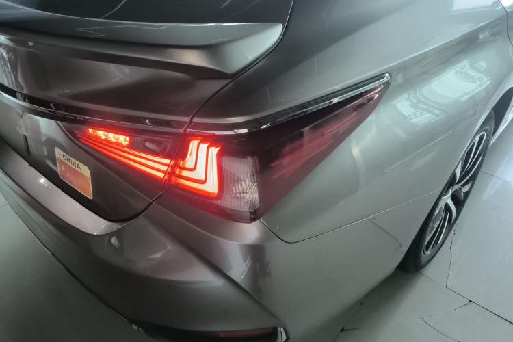 Used Lexus ES 2020 200 Excellence Edition

