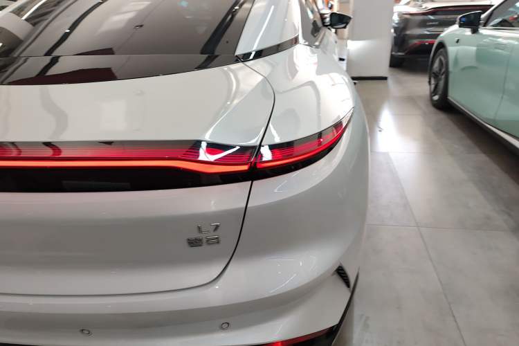 Used  L7 2022 Pro Model
