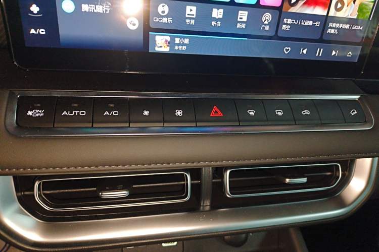 Used Great Wall Poer 2023 2.0T Passenger Version Automatic Diesel Two-Wheel Drive Comfort Trim – GW4D20M