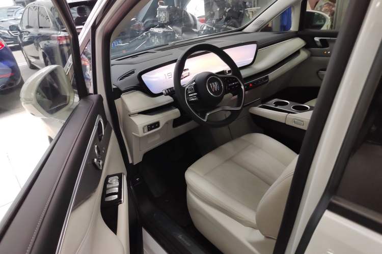 Used Buick GL8 New Energy 2024 Lu Zun Deluxe Edition 7-Seater
