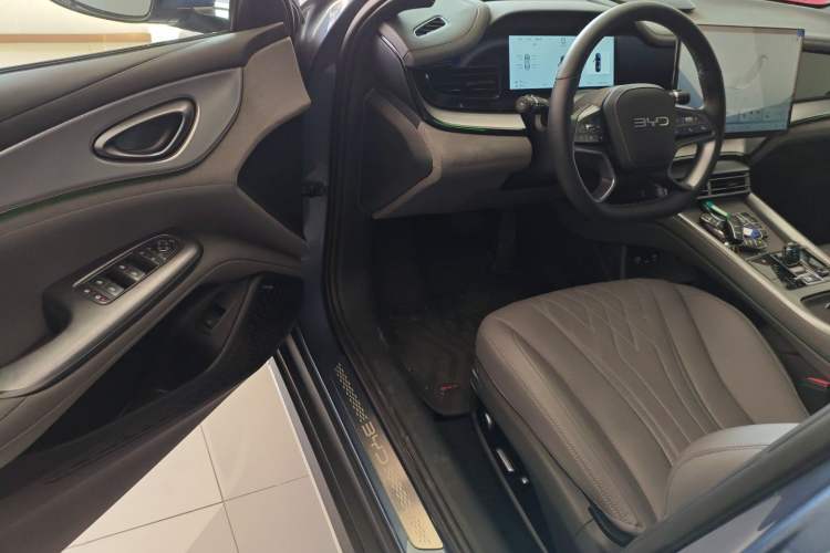 Used BYD Seal 07 DM-i 2025 Intelligent Driving Version DM-i 1.5T 125 km Range Flagship Edition
