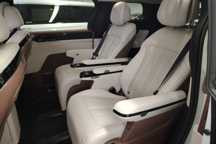 Used BYD Xia 2025 DM-i 1.5T 180km Beyond Edition
