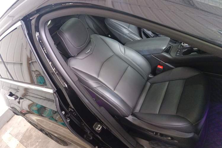 Used Cadillac XT4 2022 28T Two-Wheel-Drive Luxury Version
