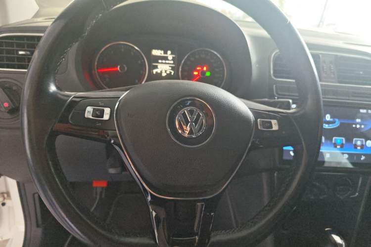 Used Volkswagen Polo 2016 1.6L Automatic Comfort Model
