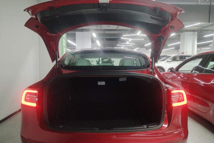 Used Tesla Model 3 2019 Long-Range Rear-Wheel-Drive Version