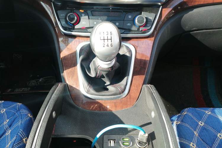 Used Haval H6 2015 Revised Version Sport Edition 1.5T Manual Transmission Two-Wheel Drive Elite Grade