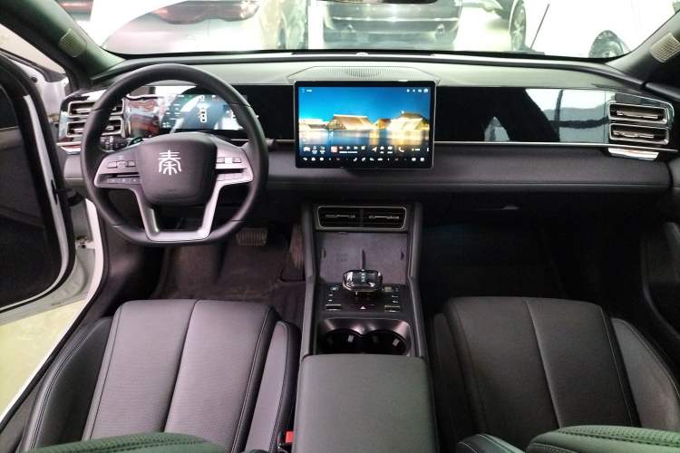 Used BYD Qin L 2025 DM-i Smart Drive 120KM Superior Model
