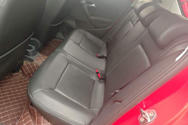 Used Volkswagen Polo 2016 1.6L Automatic Comfort Model
