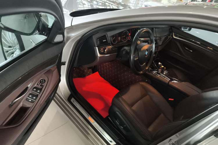 Used BMW 5 Series 2014 525Li Luxury Design Package
