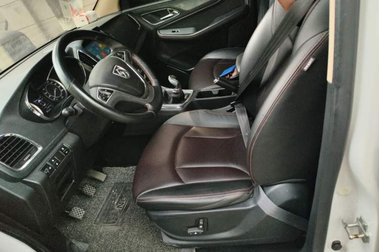 Used Baojun 560 2015 1.8L Manual Luxury Model