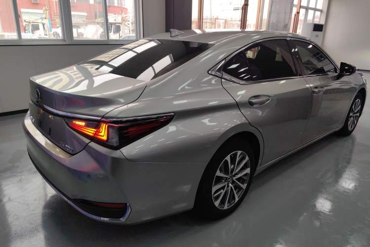 Used Lexus ES 2022 200 Excellence Edition

