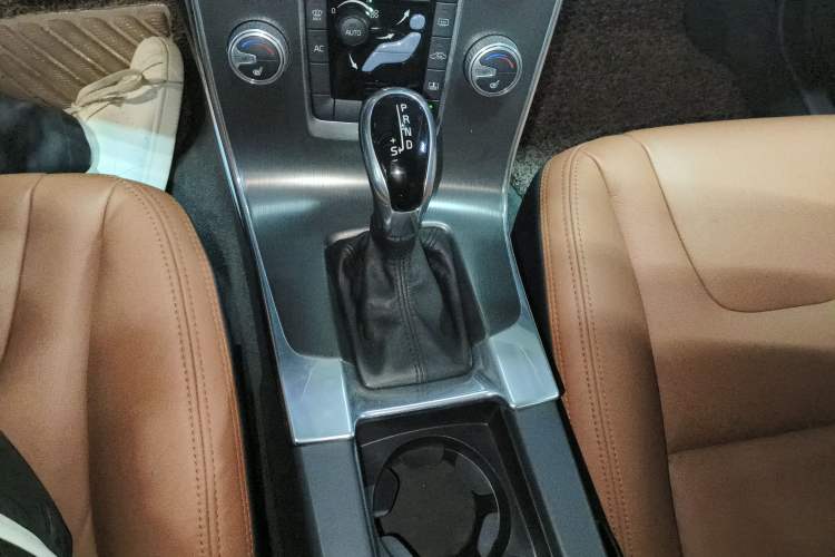 Used Volvo S60 2014 S60L T5 Intelligent Drive Edition
