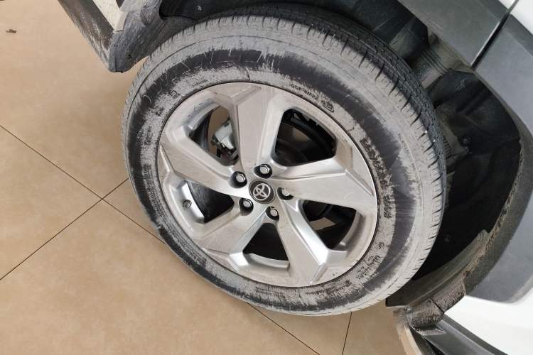 Used Toyota RAV4 2021 Dual-Engine 2.5L E-CVT Two-Wheel Drive Elite Edition
