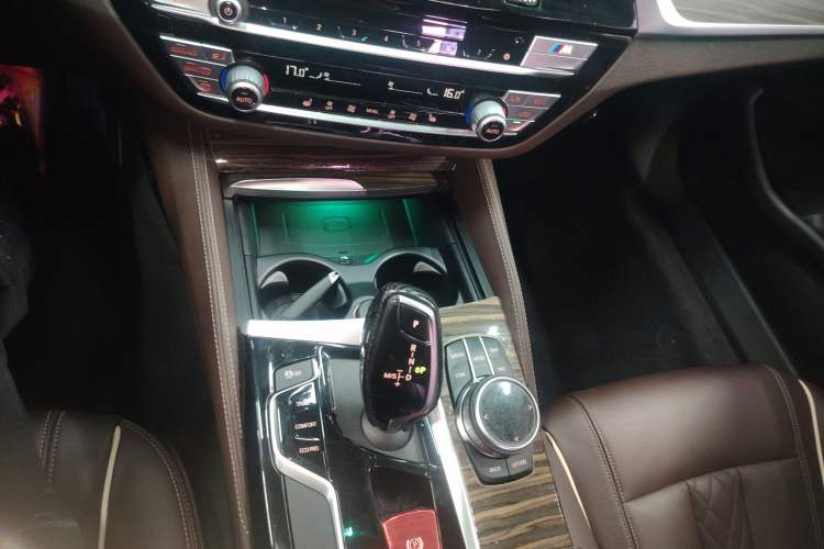 Used BMW 5 Series 2019 Facelifted 530Li Leading Edition Luxury Package
