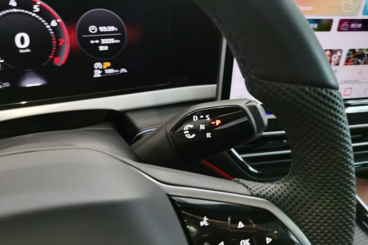 Used Volkswagen Passat 2025 Pro 380TSI Starry Dragon Luxury Edition
