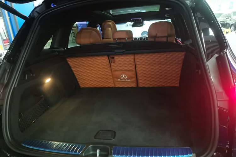 Used Mercedes-Benz GLC 2025 GLC 300 L 4MATIC Dynamic Model 5 Seats
