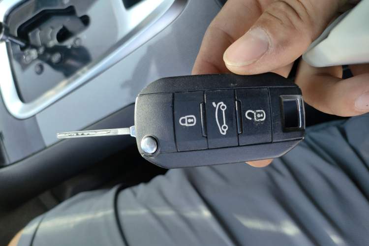 Used Peugeot 3008 2016 1.6THP Automatic Classic Edition
