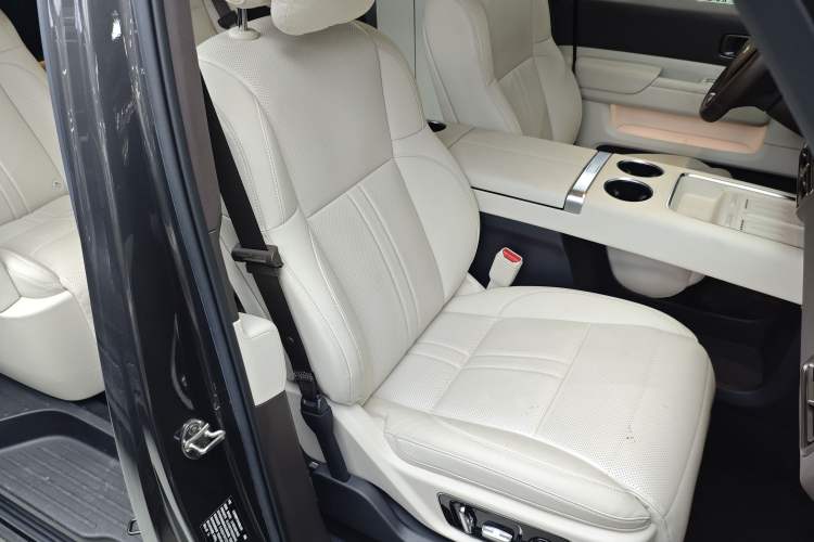 Used Li Auto MEGA 2024 Ultra Model
