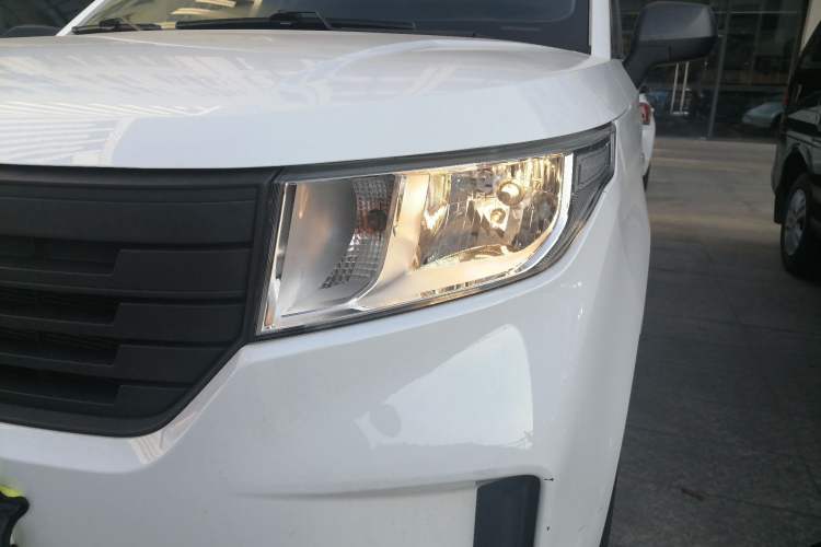 Used Wuling Hongguang PLUS 2019 1.5T Manual Standard Edition 5 Seats
