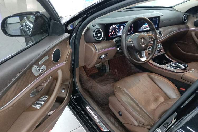 Used Mercedes-Benz E-Class 2018 Facelift E 300 L Luxury Edition
