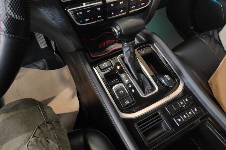 Used GAC Trumpchi GS8 2017 320T Two-Wheel Drive Luxury Smart Connectivity Version (7 Seats)
