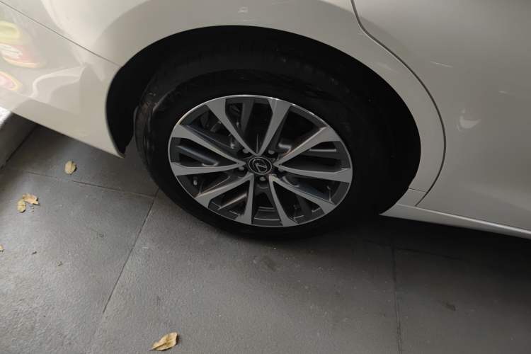 Used Lexus ES 2023 200 Excellence Edition
