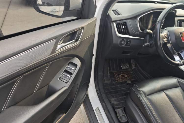 Used Roewe RX5 2018 20T Two-Wheel Drive Automatic Internet Smart Edition