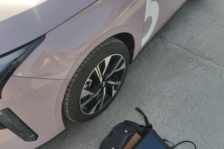 Used  L6 2024 125km Creative Edition
