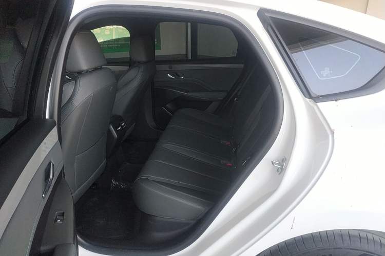 Used BYD Qin PLUS 2025 DM-i Smart Drive 55KM Leading Model
