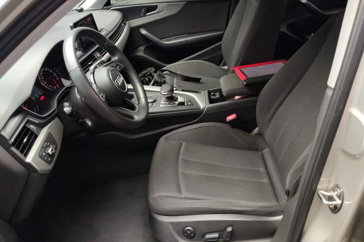 Used Audi A4L 2018 30th Anniversary Edition 40 TFSI Trendy Model