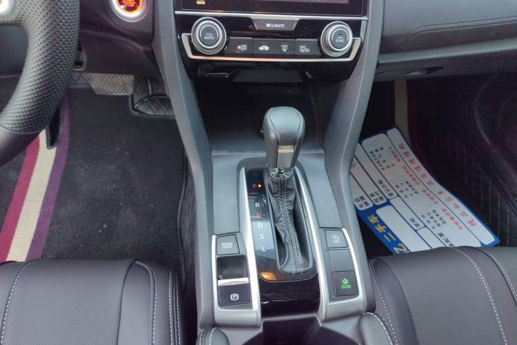 Used Honda Civic 2016 220TURBO CVT Luxury Edition
