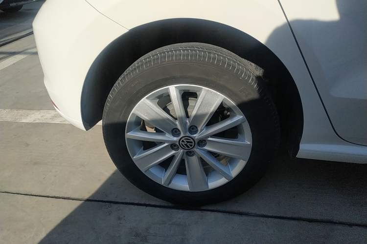 Used Volkswagen Polo 2016 1.6L Automatic Comfort Model