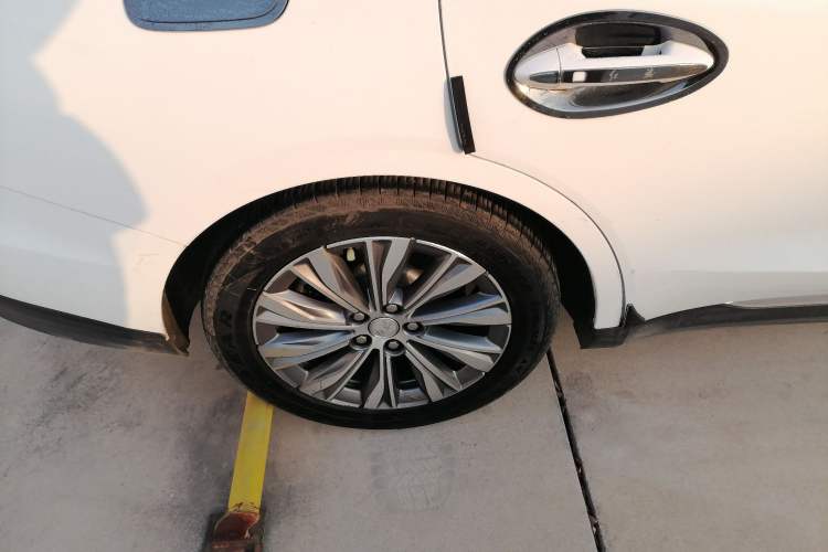 Used Hongqi E-QM5 2023 620km PLUS
