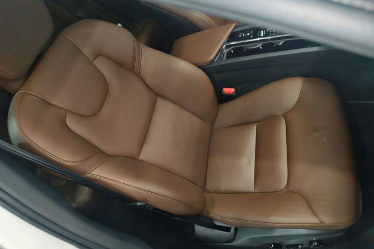 Used Volvo XC60 2019 T5 4x4 Smart Edition China VI Standard