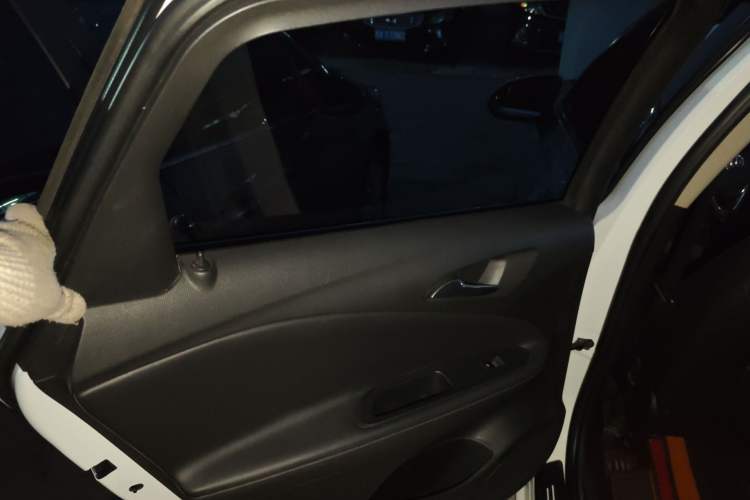 Used Buick Verano 2018 Sedan 20T Dual-Clutch Elite Model
