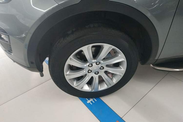 Used Land Rover Discovery Sport 2018 240 PS SE Version
