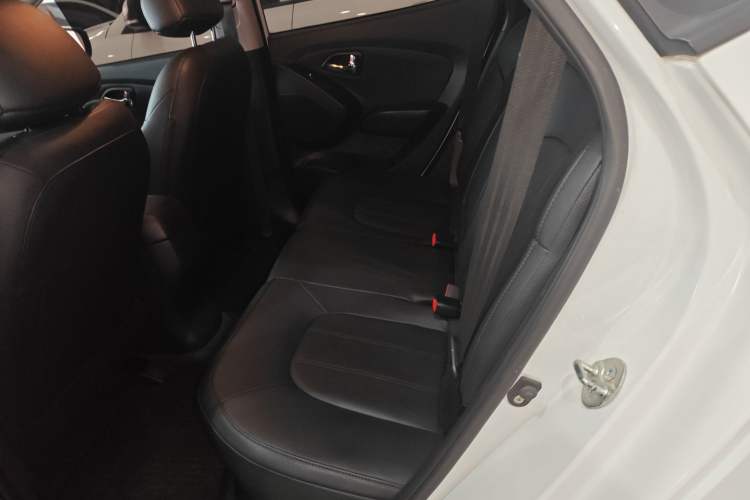 Used Hyundai ix35 2015 2.0L Automatic 2WD Smart Version China V Standard
