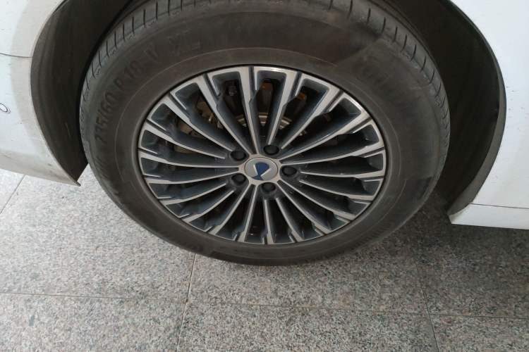 Used Denza D9 2022 DM-i 970 Four-Wheel Drive Flagship Model
